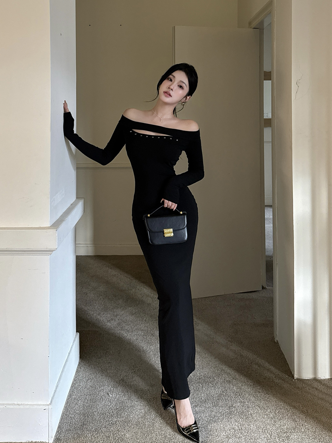 Vintage Fashion Influencers - Bodycon Dresses Roses Woman Fashion Forward