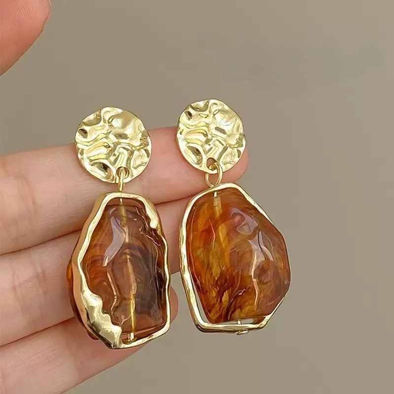 Vintage Fashion Trends 2025 - Retro Needle Fashion Pendant Earrings Trend