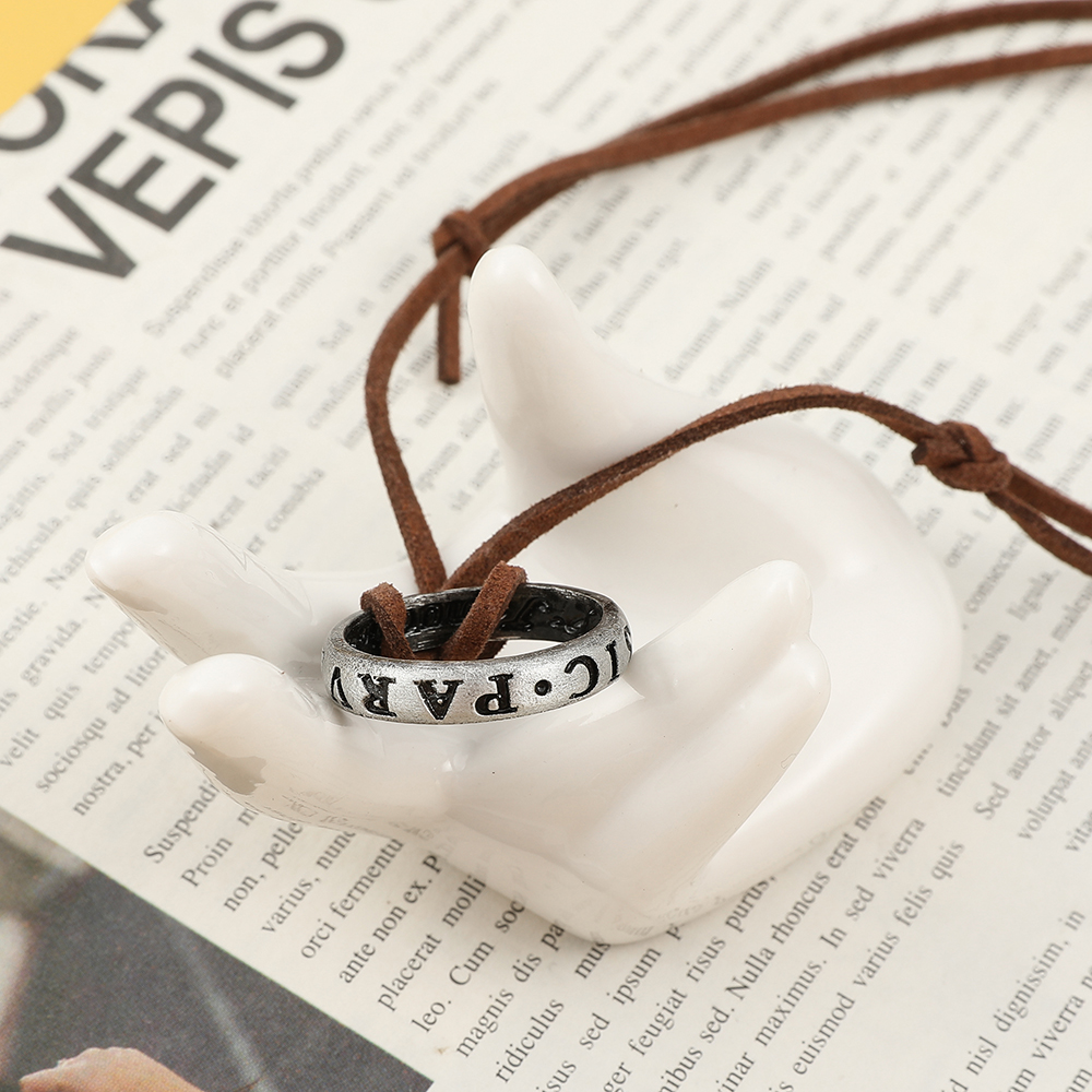 Game Anime Leather Chain Ring  - Vintage Fashion Jewelry recension och pris