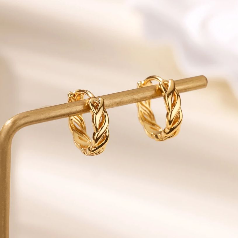 Vintage Hollow Twist Chain Hoo - Vintage Fashion Trends 2025 recension och pris
