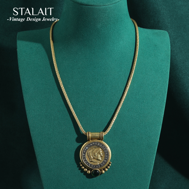 Head Ancient Coin Pendant Chok - Vintage Fashion Trends 2025 recension och pris