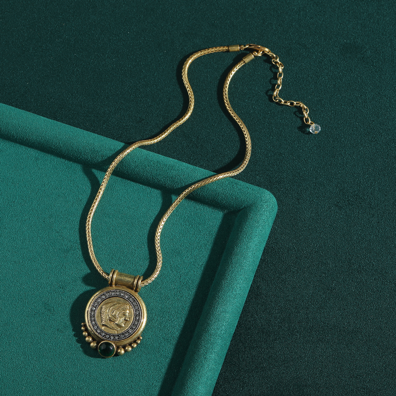 Head Ancient Coin Pendant Chok - Vintage Fashion Trends 2025 recension och pris