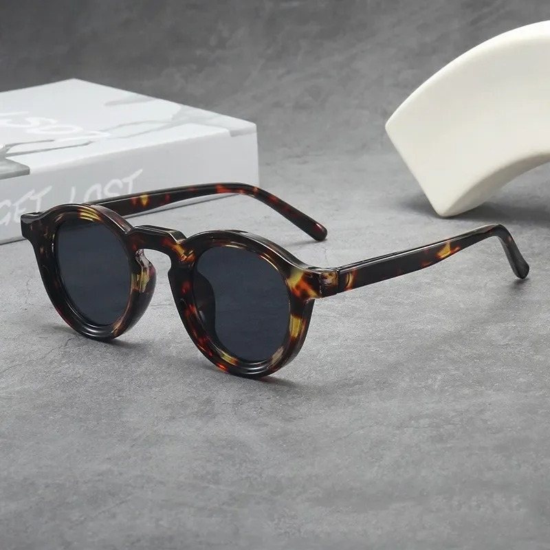 High Quality Round Sunglasses  - Vintage Fashion Design recension och pris
